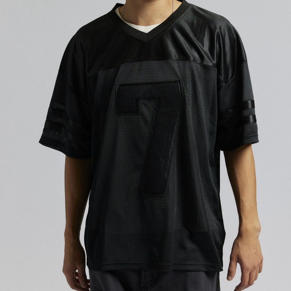 Urban Outfitters - Men’s Primo Football Jersey Tee - Black - L